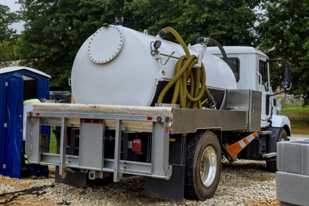 Portable Toilet Options We Offer in Valencia West, AZ